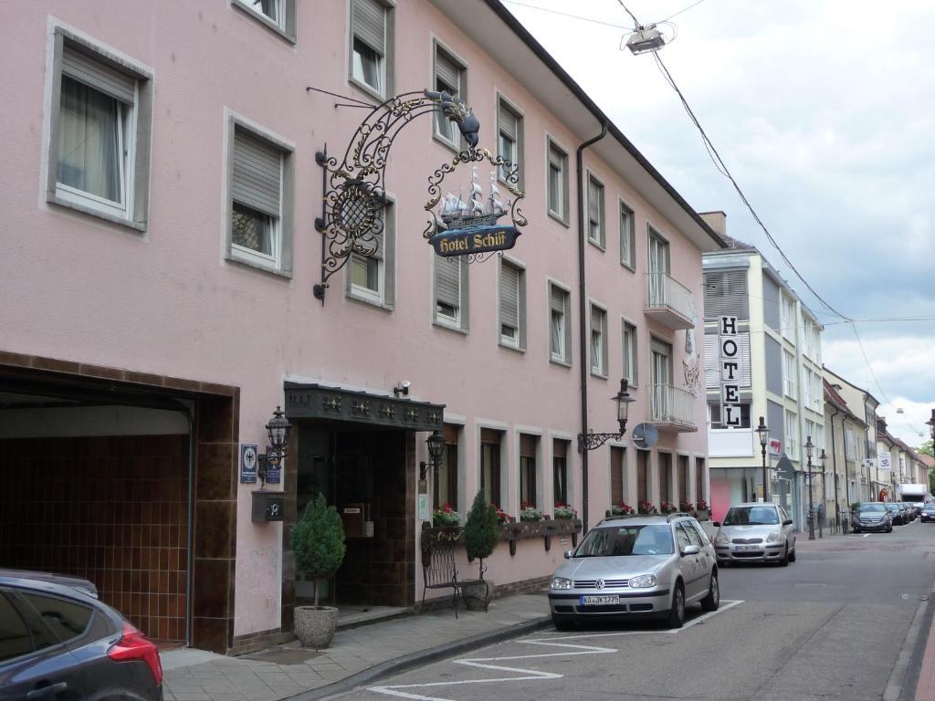 ראסטאט Hotel Schiff מראה חיצוני תמונה